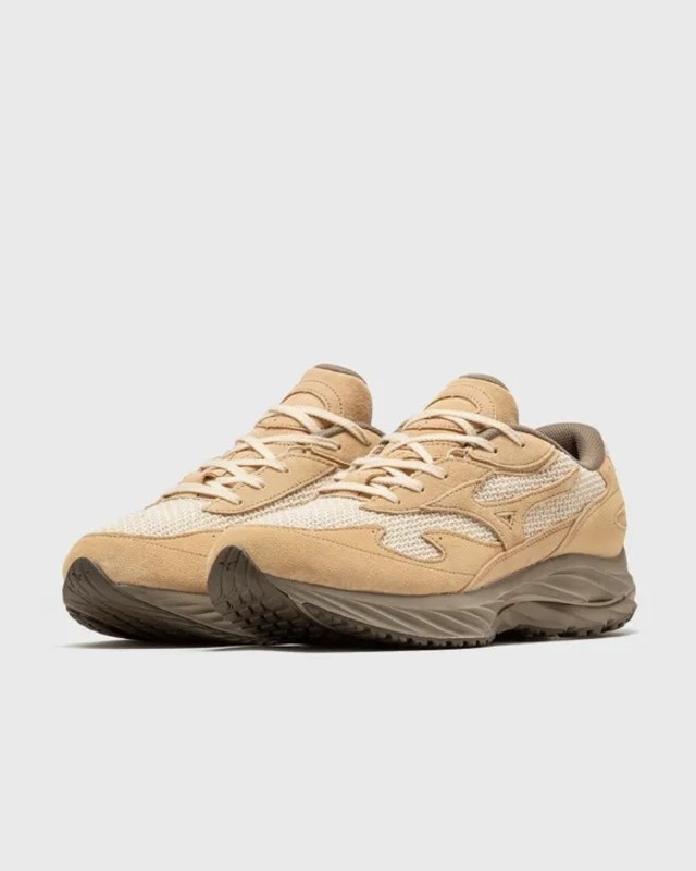 Beams x Mizuno Wave Rider Beta 